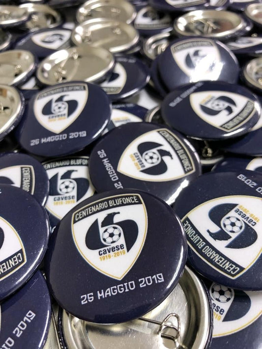 Spilla rotonda in latta 56 mm - Identity SRLs