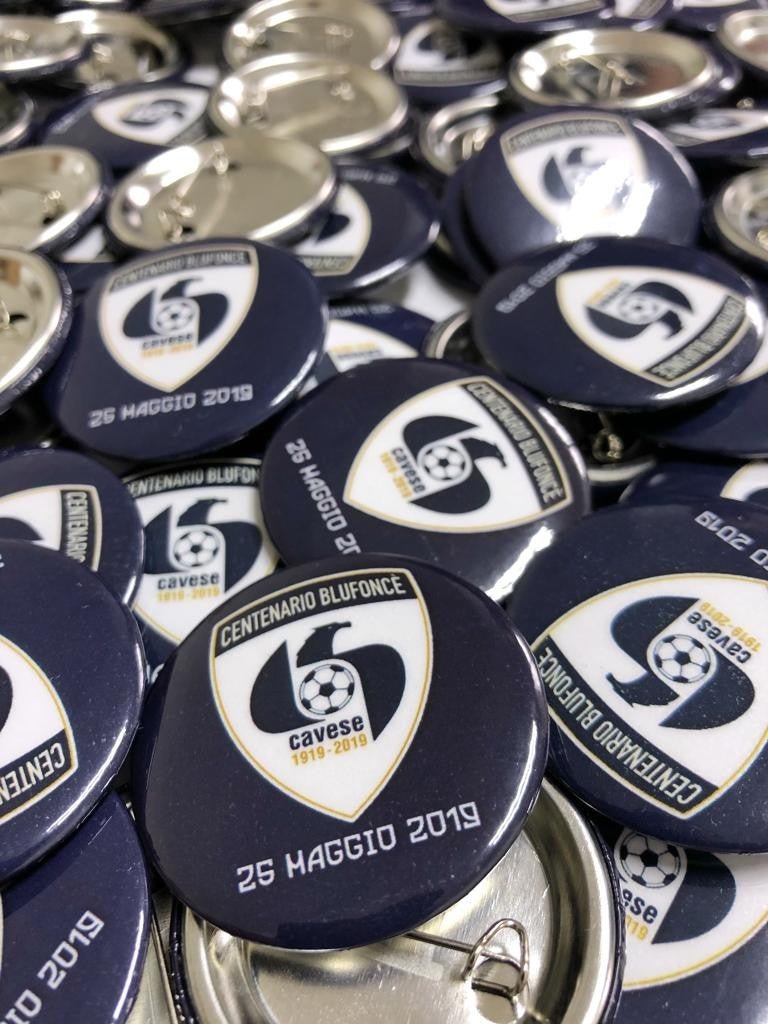 Spilla rotonda in latta 56 mm - Identity SRLs